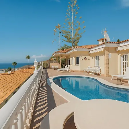Casa Carla Private, Pool, Air By Paramount Holidays Ferienhaus *