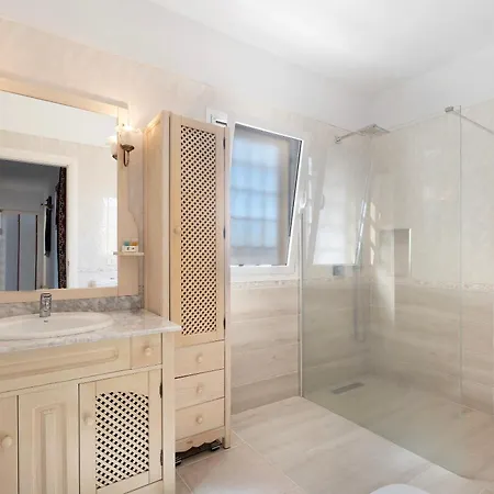 Casa Carla Private, Pool, Air By Paramount Holidays Holiday home *
